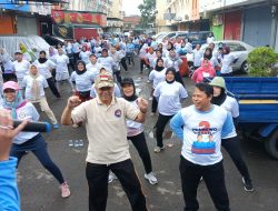 Bareng Abah Anton,Ribuan Ema-emak di Bandung Senam Sehat Gemoy