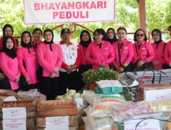 Bhayangkari Daerah Jateng salurkan Bantuan dan Lakukan Trauma Healing