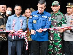 Lepas Pendistribusian Logistik,Bupati Dendi Ajak Untuk Saling Dukung