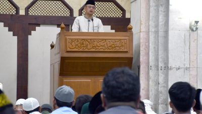 GM RU VI Balongan Sholat Tarawih di Masjid Sabilul Muttaqien,Ini Ucapanya