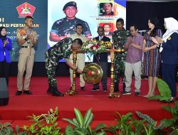 Gubernur Akmil Buka Seminar Nasional Leadership In The Digital Era