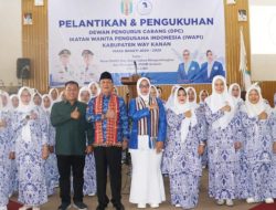 Bunda Reny Lantik Pengurus DPC IWAPI Way Kanan Periode 2024-2029