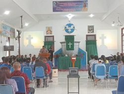 Jalin Silaturahmi,Kapolsek Piru Bareng Personilnya Makmurkan Tempat Ibadah