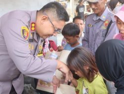 HUT Polwan ke-78,Polres Lampung Selatan Beri Bantuan Sosial