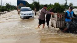 Polres Lampung Tengah Bantu Warga Terdampak Banjir Luapan Sungai