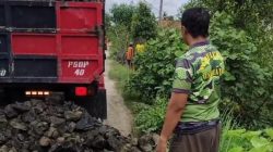 Peduli Desanya,Kades Bringkeng Perbaiki Jalan Rusak